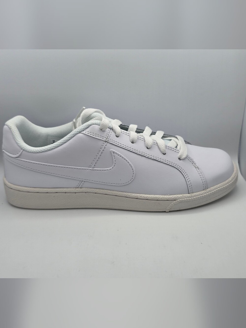 Nike Court Royale 749867-105 Women's White Leather Low Top Shoes Size 9